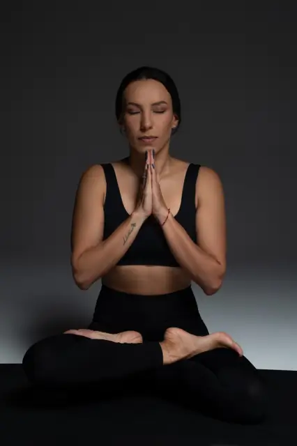 Gi Alves - Certified Online Yoga Teacher on Reshanti