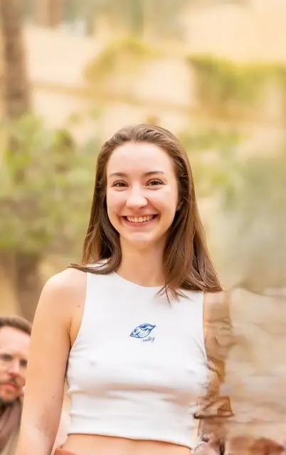 Sophia Genart - Certified Online Yoga Teacher on Reshanti