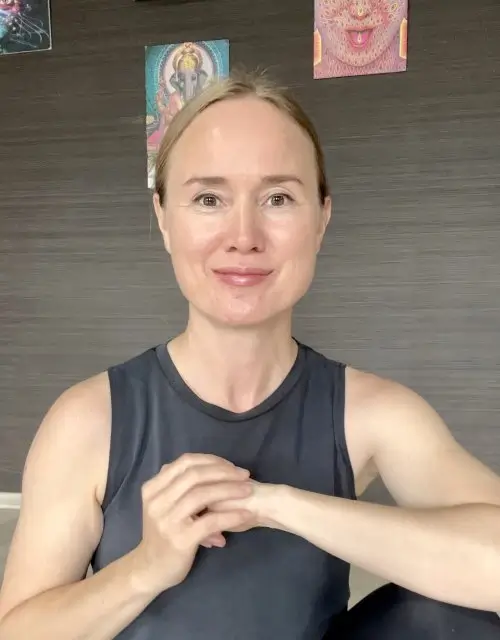 Marina Theron - Certified Online Yoga Teacher on Reshanti