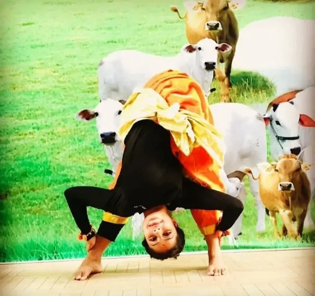 Bhavna S. teaching Hatha, Vinyasa, Ashtanga, Power classes