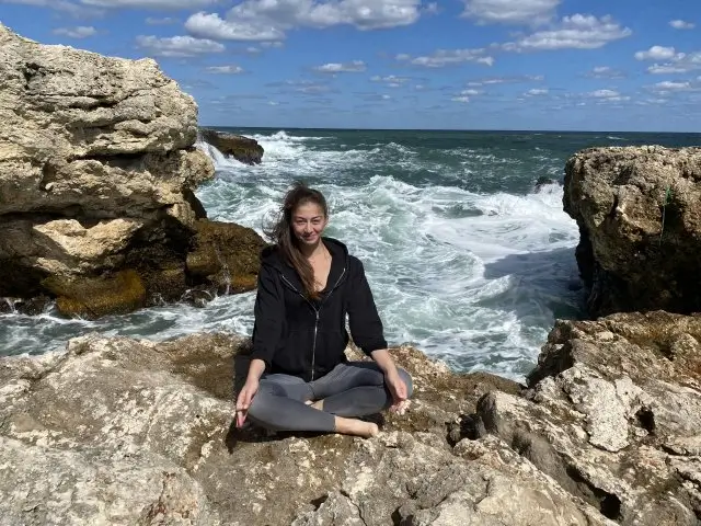 Ilina Nikolova - Certified Online Yoga Teacher on Reshanti
