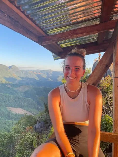 Maria Sorolla Ferrero - Certified Online Yoga Teacher on Reshanti