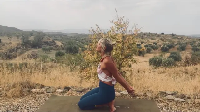 Els Raeves - Certified Online Yoga Teacher on Reshanti