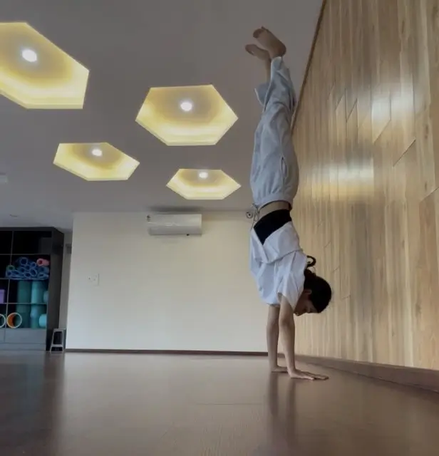 Ekta Vats - Certified Online Yoga Teacher on Reshanti